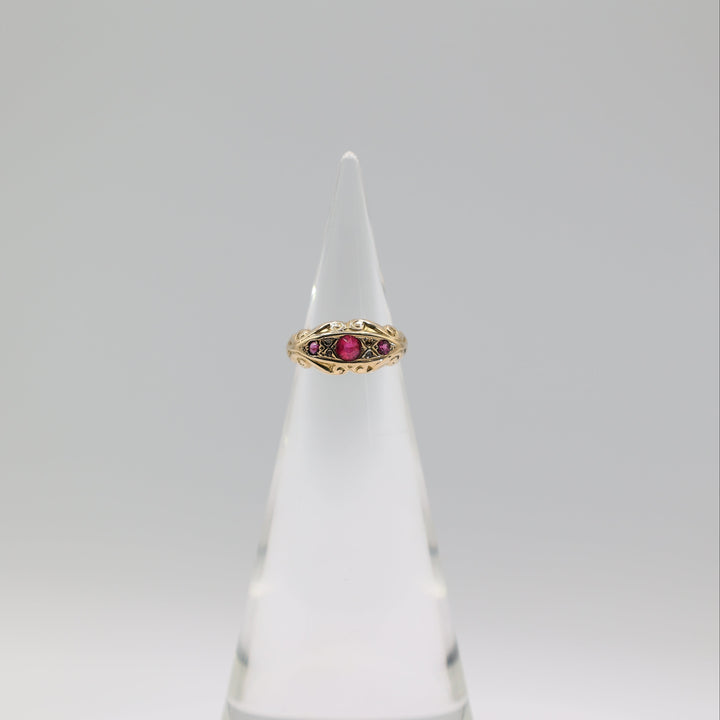 18K Yellow Gold Vintage Ring With Three Rubies Size 4.5