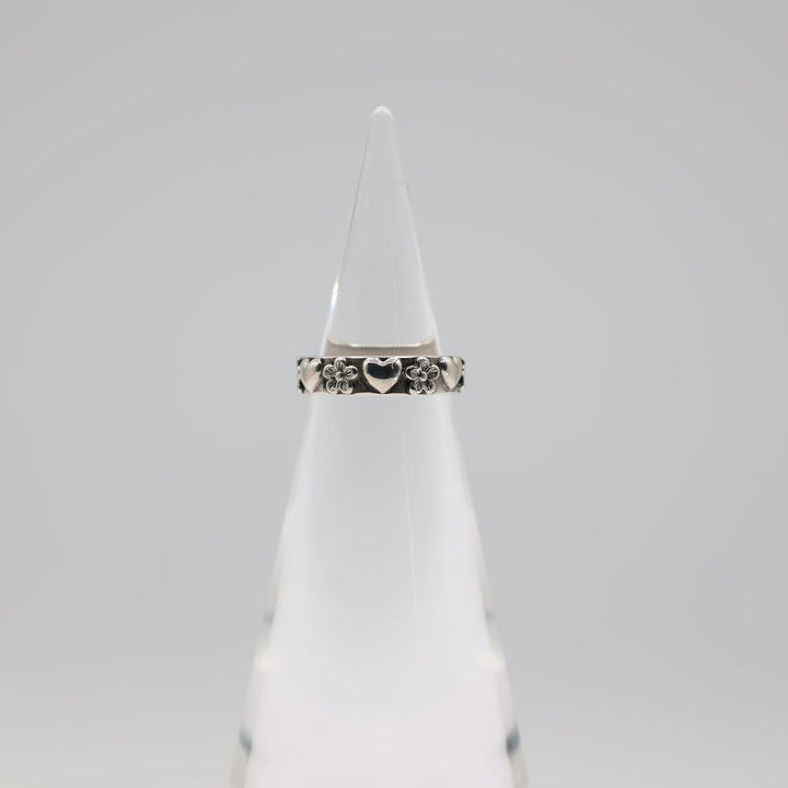 James Avery 925 Sterling Silver Heart and Flower Ring Size 6
