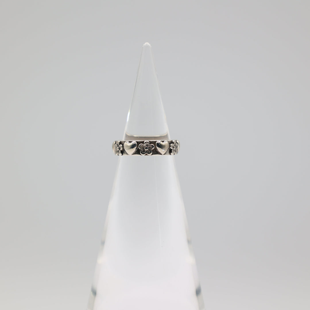 James Avery 925 Sterling Silver Heart and Flower Ring Size 6