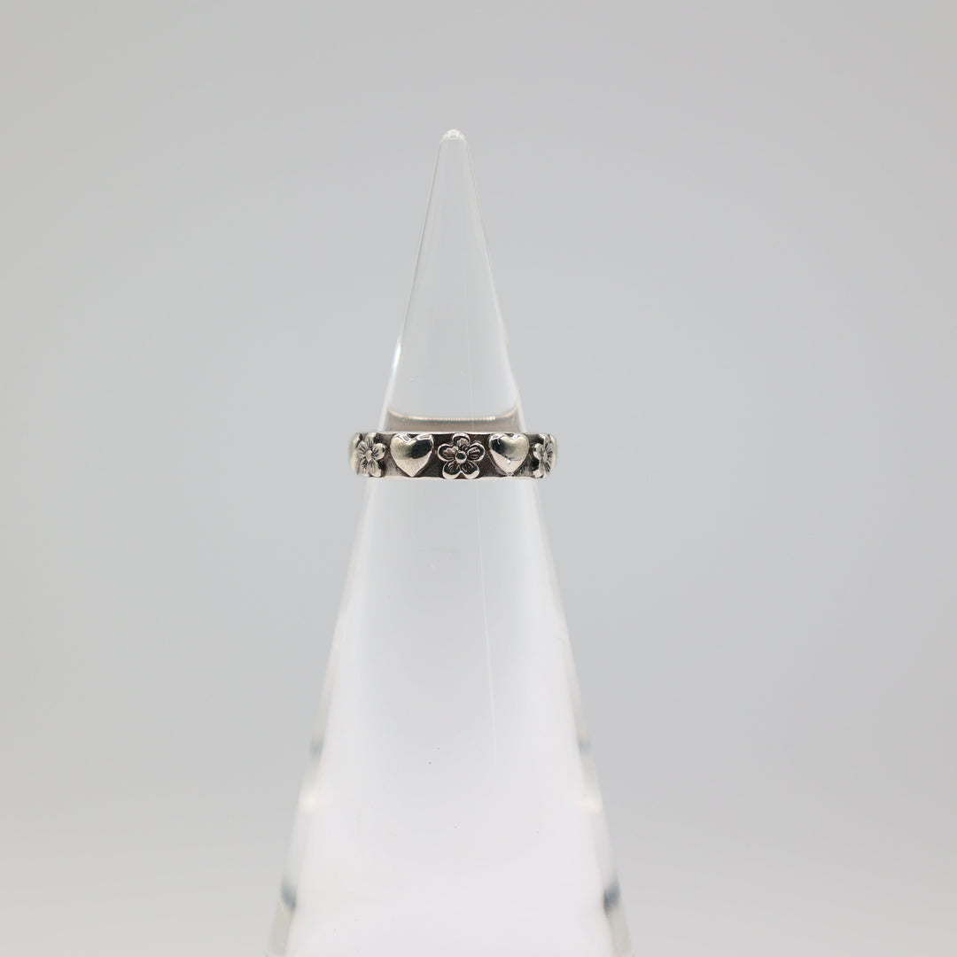 James Avery 925 Sterling Silver Heart and Flower Ring Size 6
