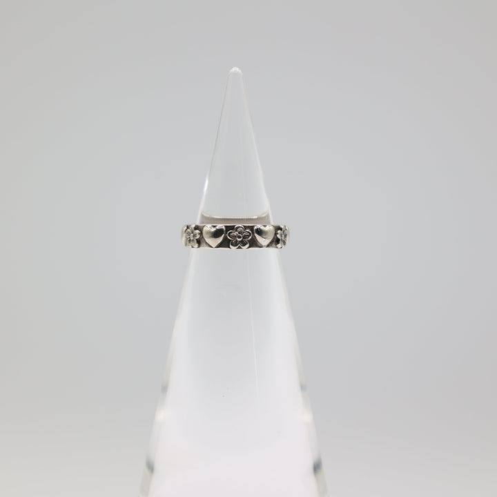 James Avery 925 Sterling Silver Heart and Flower Ring Size 6