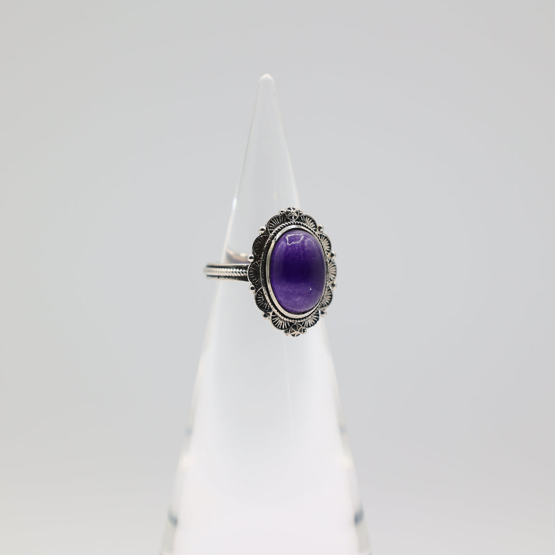 925 Sterling Silver Oval Amethyst Cabochon Ring Size 7