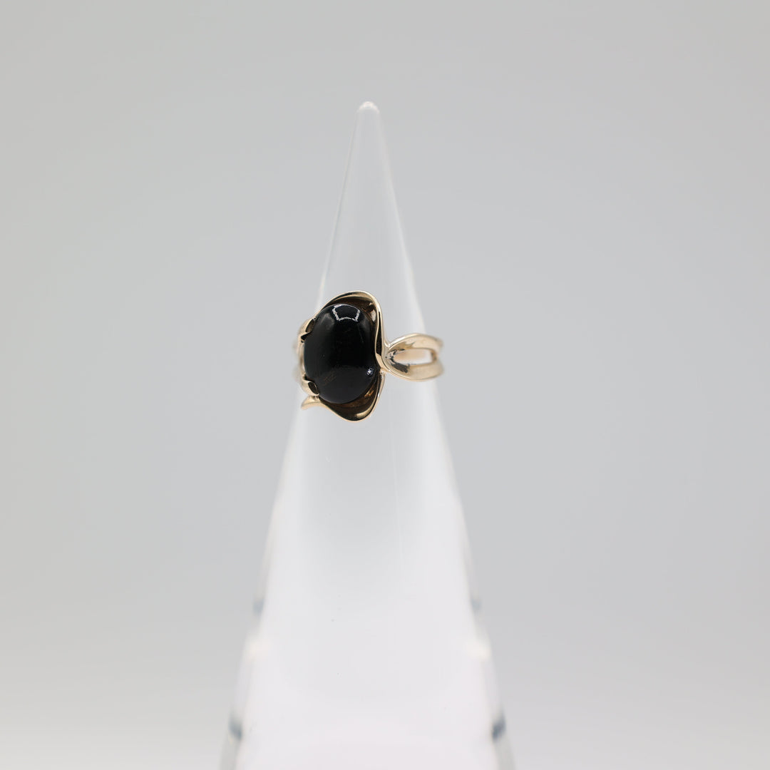 10K Yellow Gold Black Onyx Ring 12 By 8mm Size Five And A Half