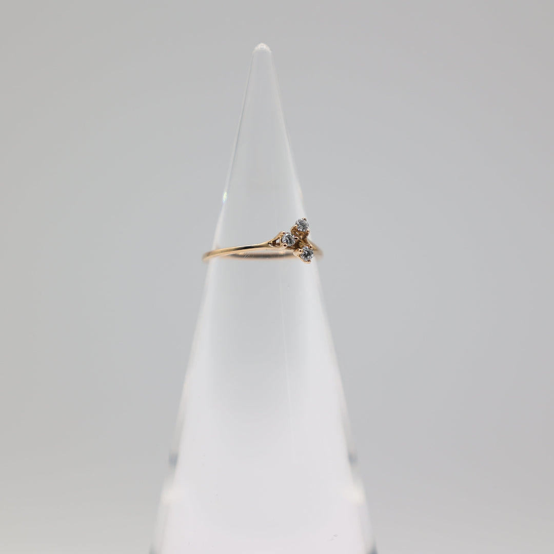 18K Yellow Gold Three Diamond Ring Size 5 Fine Jewelry