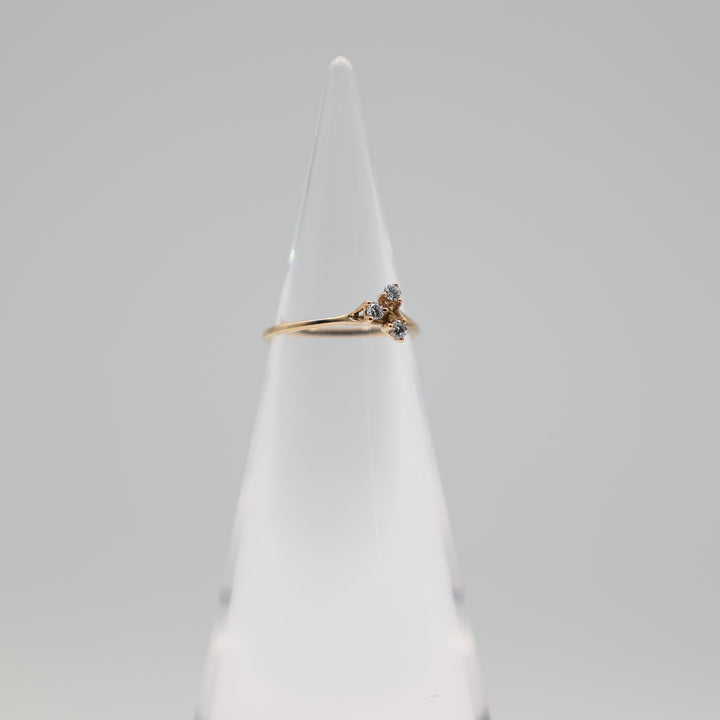 18K Yellow Gold Three Diamond Ring Size 5 Fine Jewelry