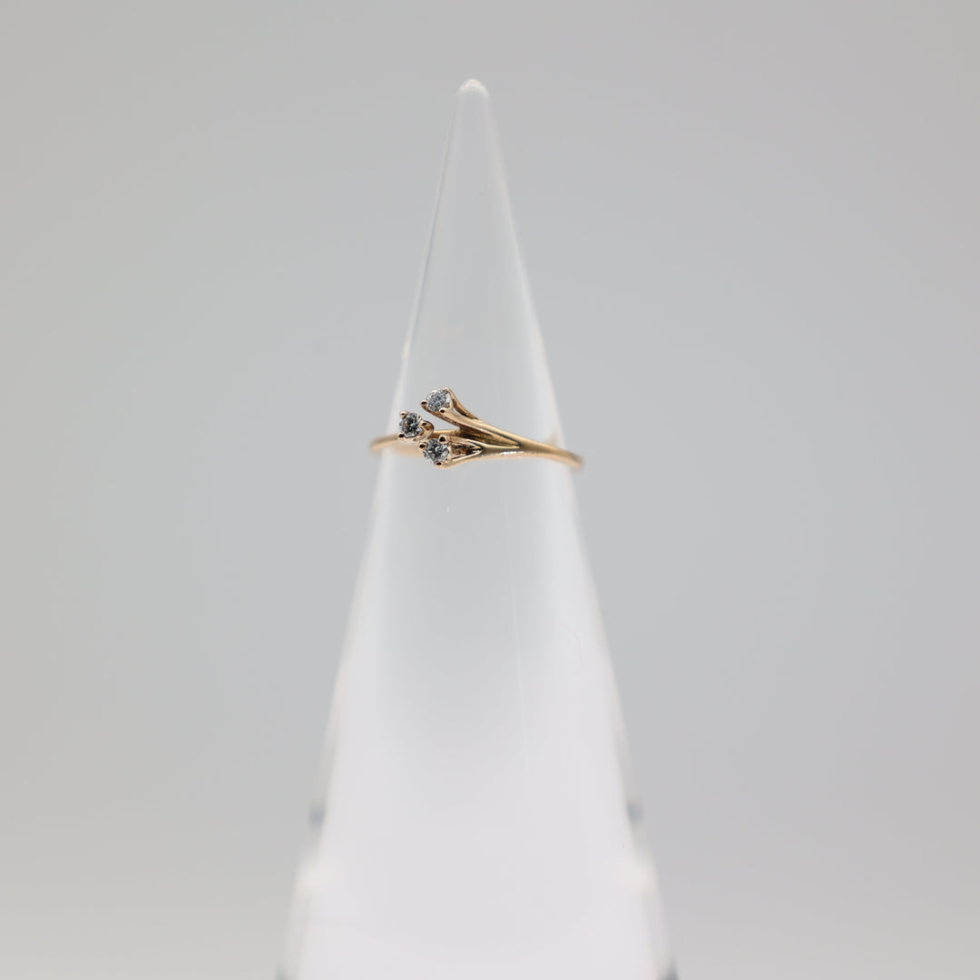18K Yellow Gold Three Diamond Ring Size 5 Fine Jewelry
