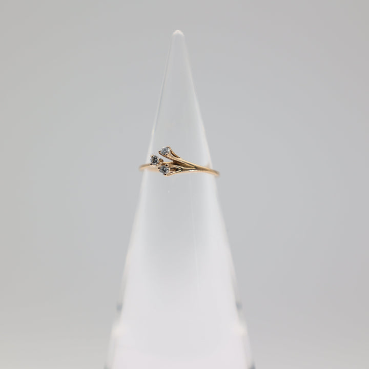 18K Yellow Gold Three Diamond Ring Size 5 Fine Jewelry