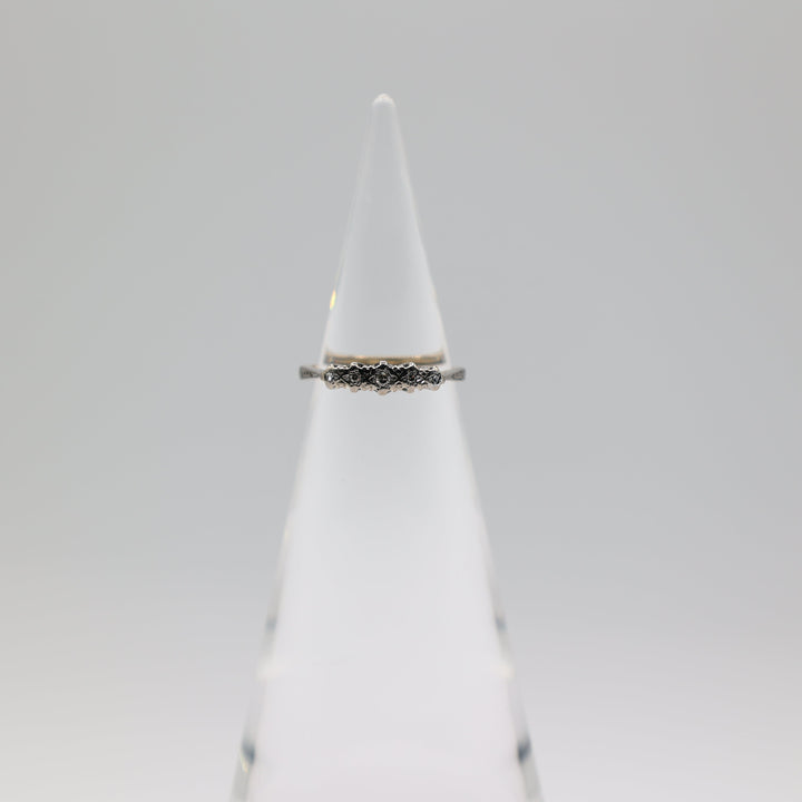 18K Yellow Gold Star Design Five Diamond Ring Size 6