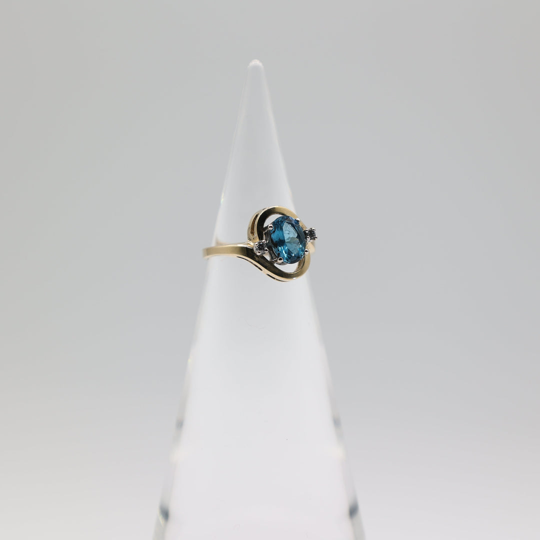 14K Yellow Gold Blue Topaz Ring 8x6mm With Two White Diamonds Size 6.5