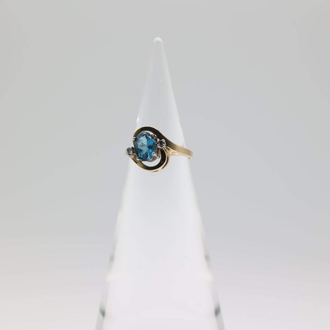 14K Yellow Gold Blue Topaz Ring 8x6mm With Two White Diamonds Size 6.5