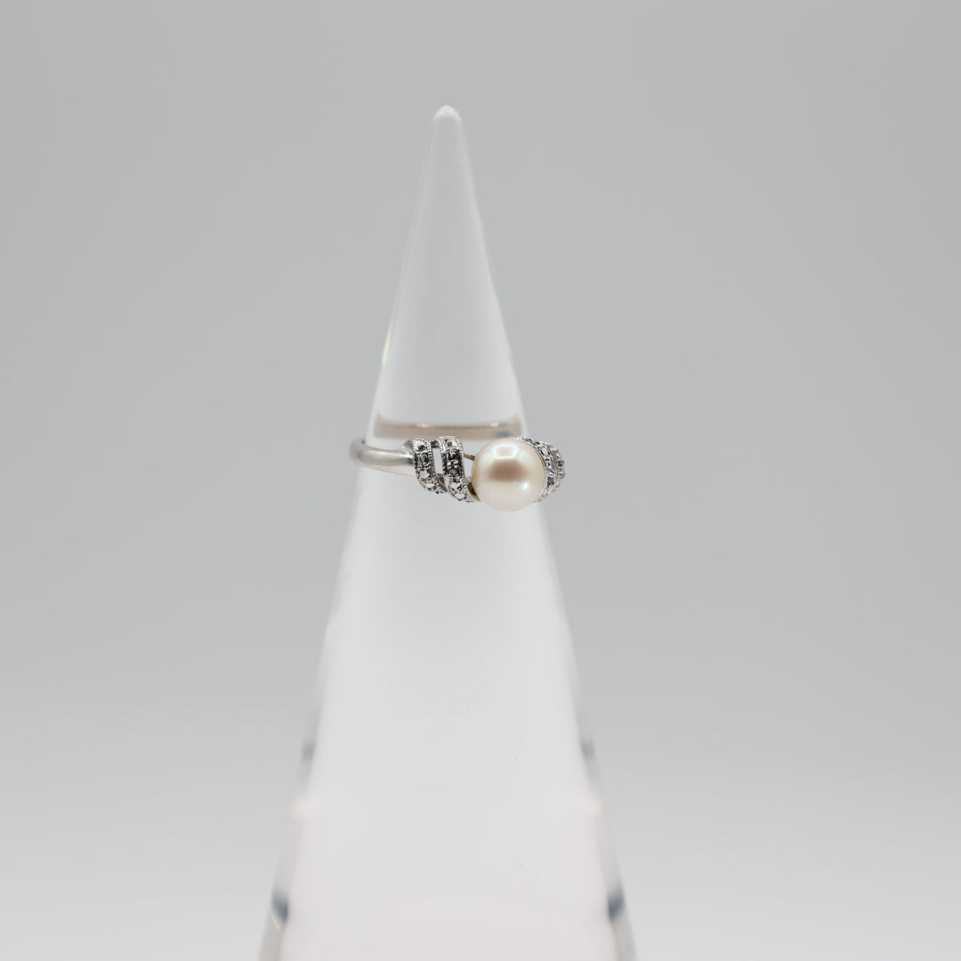 10K White Gold 7mm Pearl Diamond Accent Ring Size 6.75