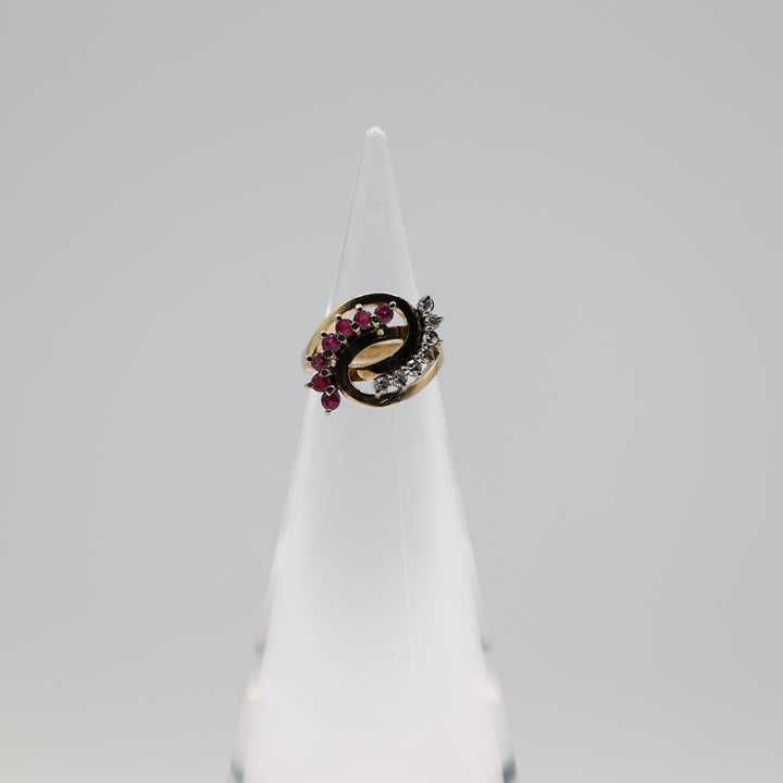 14K Yellow Gold Interlocked Ruby And White Sapphire Stones Ring Size 3.5