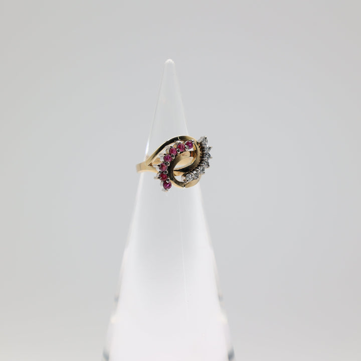 14K Yellow Gold Interlocked Ruby And White Sapphire Stones Ring Size 3.5