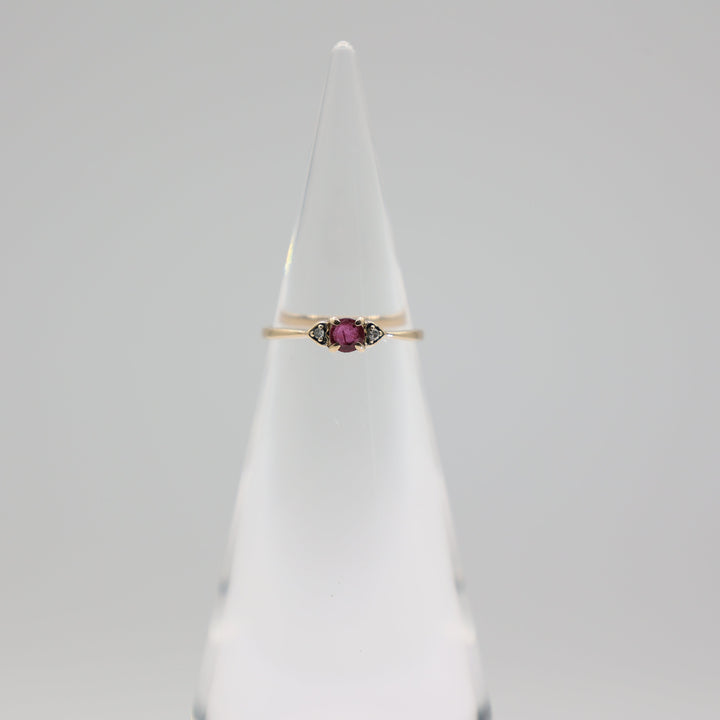 14K Yellow Gold 4mm Ruby And 1mm Diamond Accents Ring Size 6