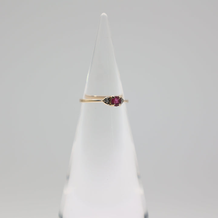 14K Yellow Gold 4mm Ruby And 1mm Diamond Accents Ring Size 6