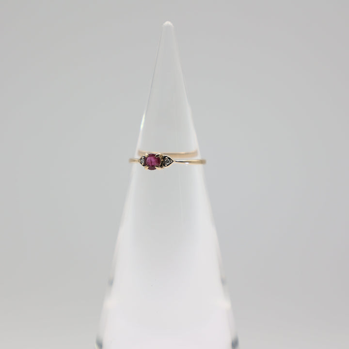 14K Yellow Gold 4mm Ruby And 1mm Diamond Accents Ring Size 6