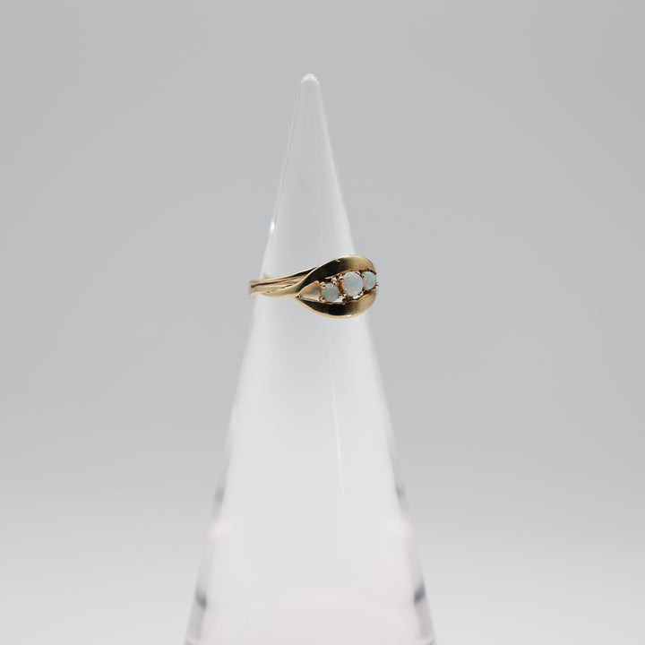 14K Yellow Gold Opal Ring With Three Opals Size 5.25