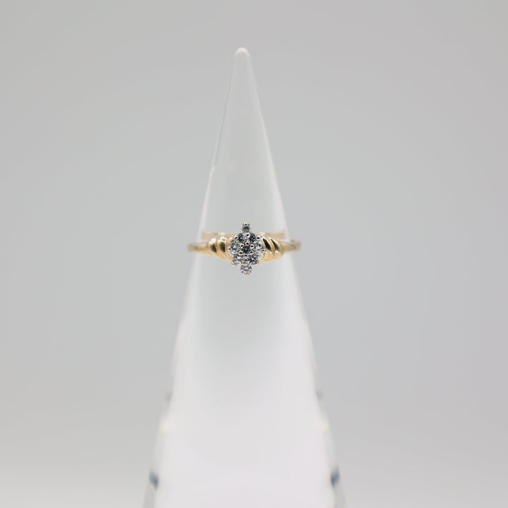 10K Yellow Gold White Cubic Zirconiums Cluster Ring - Size 7.5/ 1.65g.