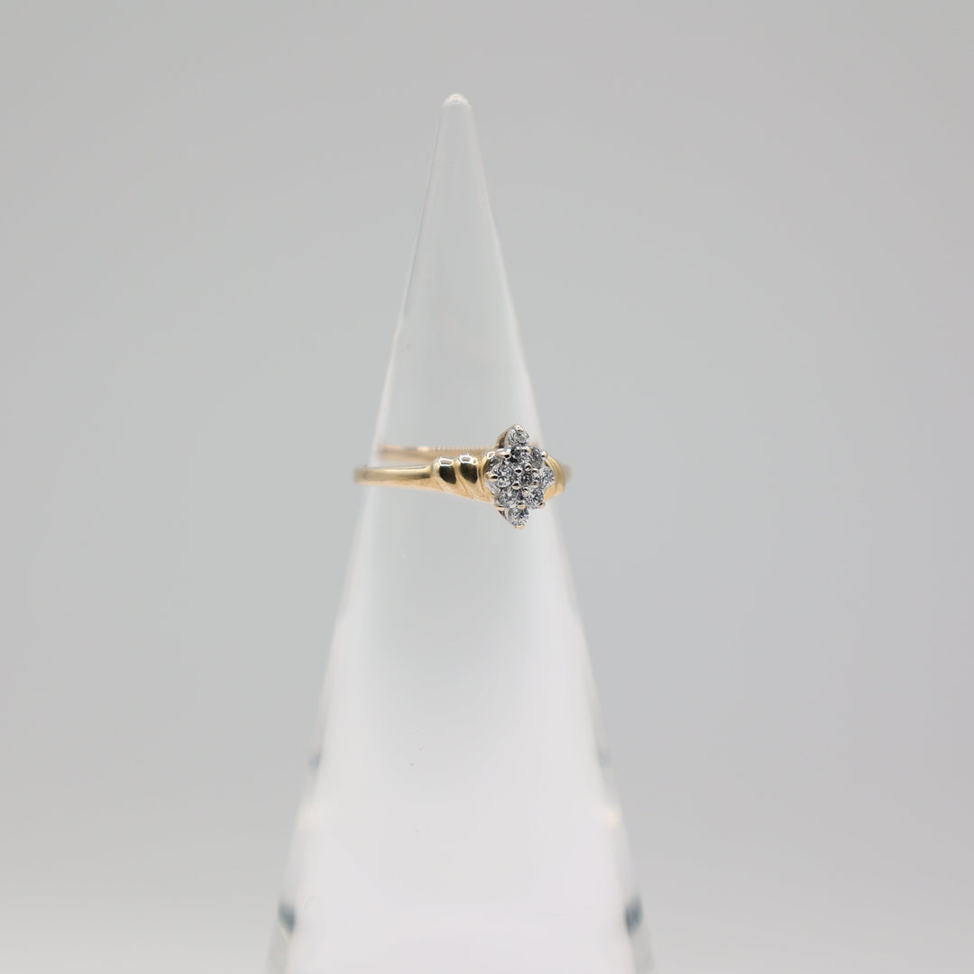 10K Yellow Gold White Cubic Zirconiums Cluster Ring - Size 7.5/ 1.65g.