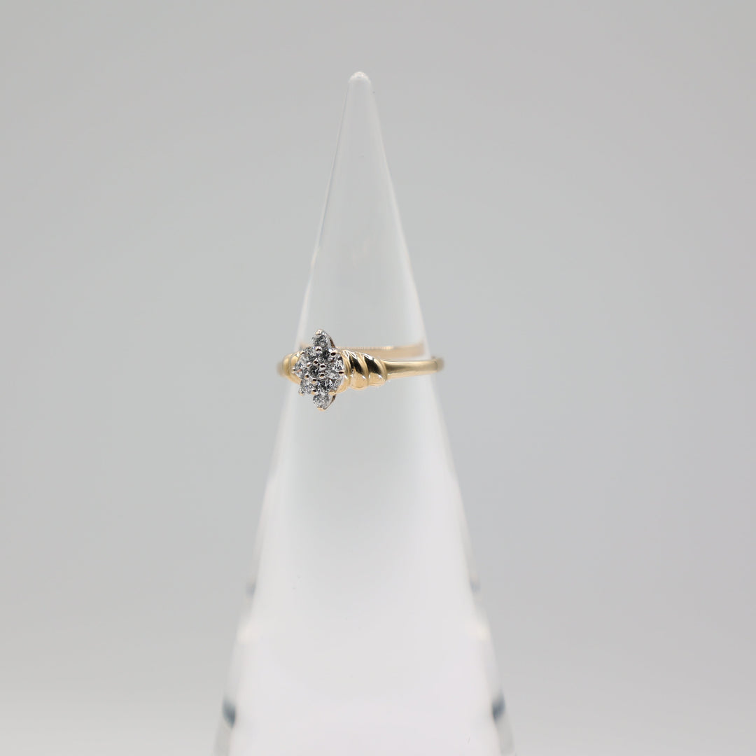 10K Yellow Gold White Cubic Zirconiums Cluster Ring - Size 7.5/ 1.65g.