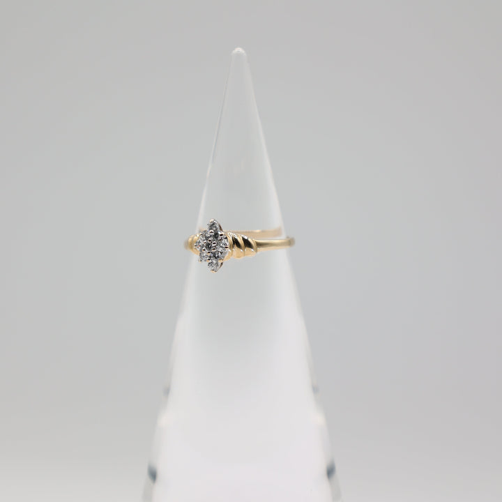 10K Yellow Gold White Cubic Zirconiums Cluster Ring - Size 7.5/ 1.65g.