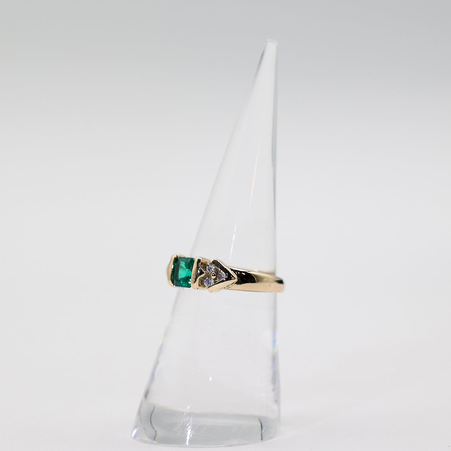 14k Yellow Gold Diamond and Emerald Ring - Size 6