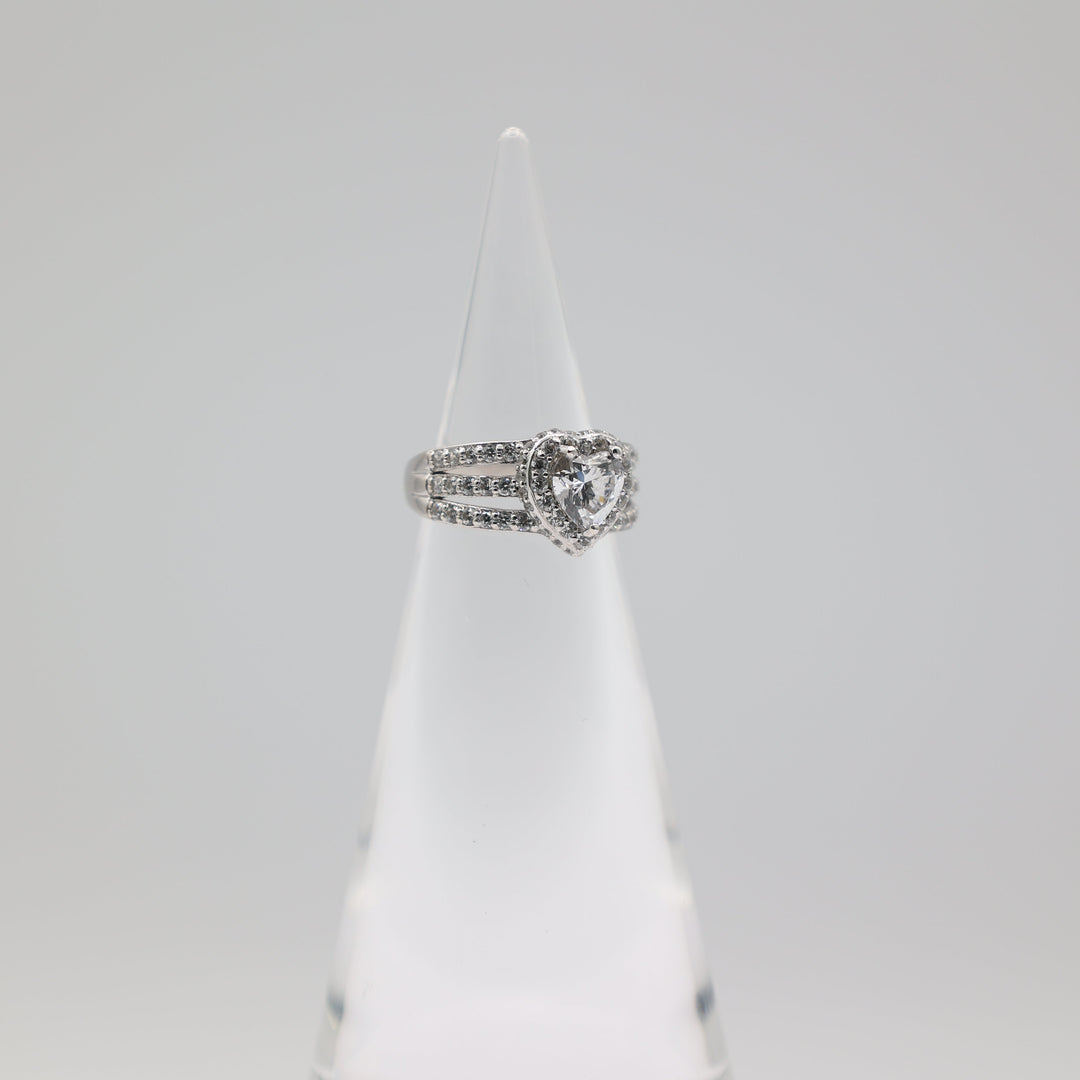 925 Sterling Silver Cubic Zirconia Heart Ring Size 6