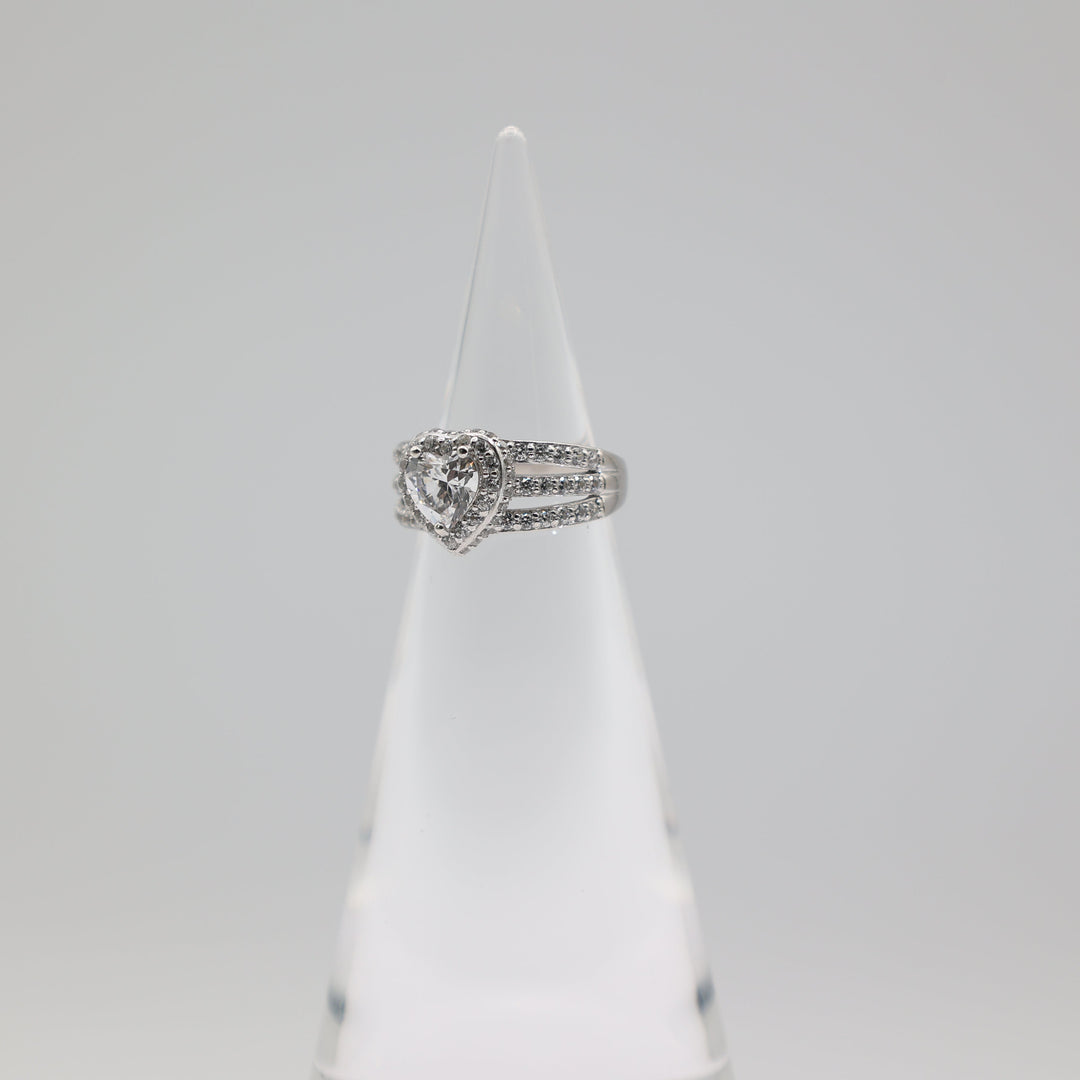 925 Sterling Silver Cubic Zirconia Heart Ring Size 6