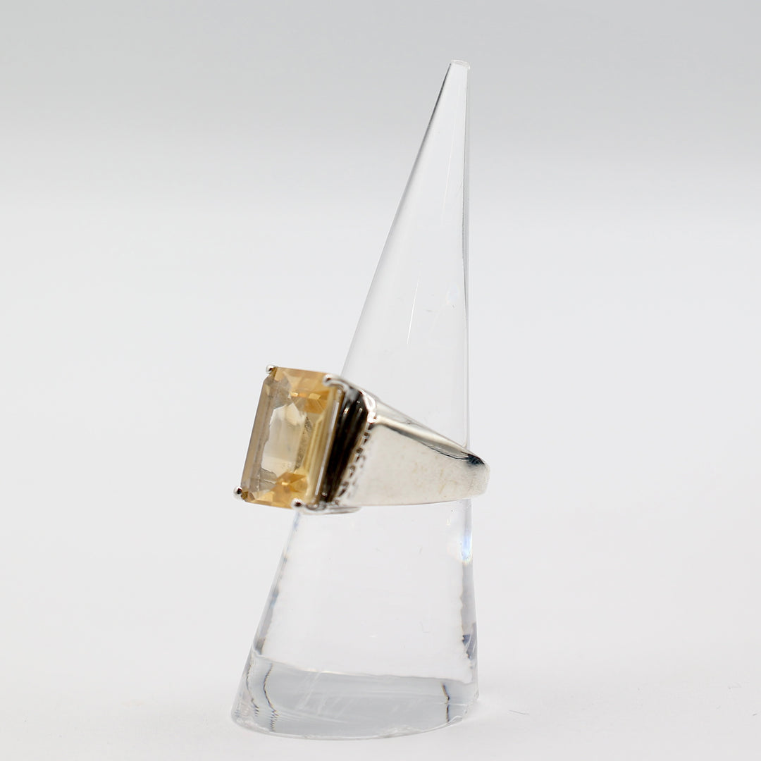 925 Sterling Silver Fine Jewelry Designer Fashionable Ring - Size 6.75