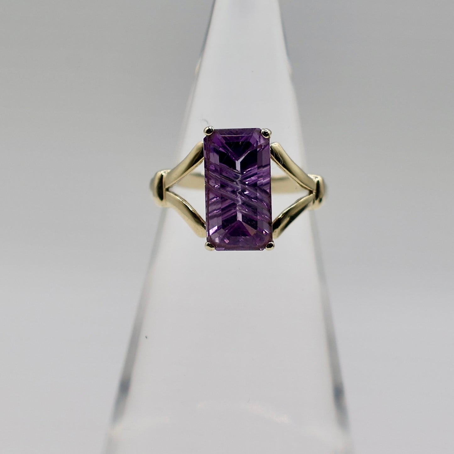 14k Yellow Gold Amethyst Ring - Size 8