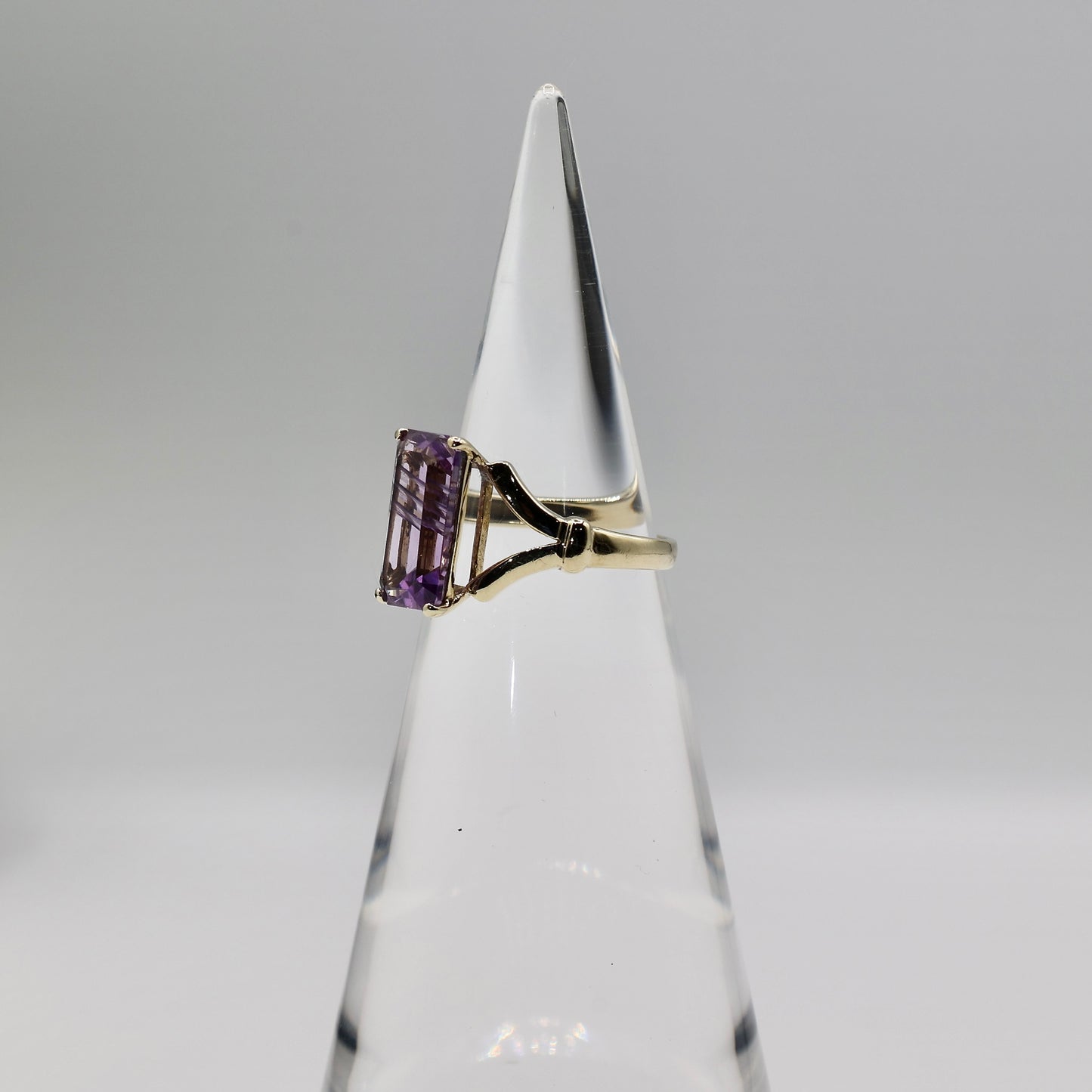 14k Yellow Gold Amethyst Ring - Size 8