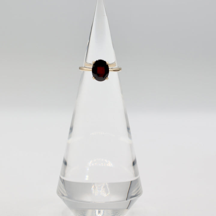 14k Yellow Gold Ring With Garnet Gemstone- Size 6