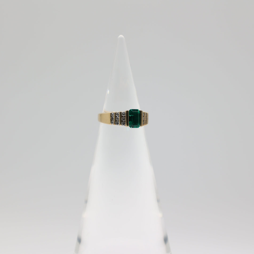 14K Vintage Yellow Gold Emerald and Diamonds Ring Size 5.5