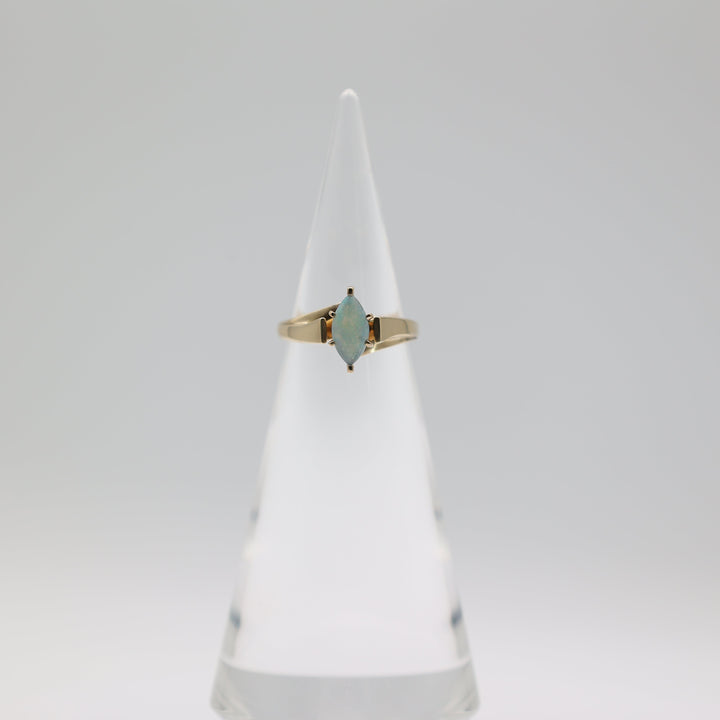 14K Yellow Gold Opal Ring Vintage Marquise Cut 10x5mm Size 7.75