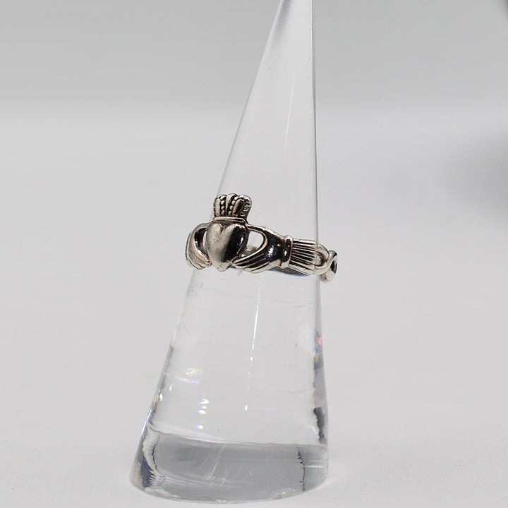 925 Sterling Silver Claddagh Ring - Size 6.25