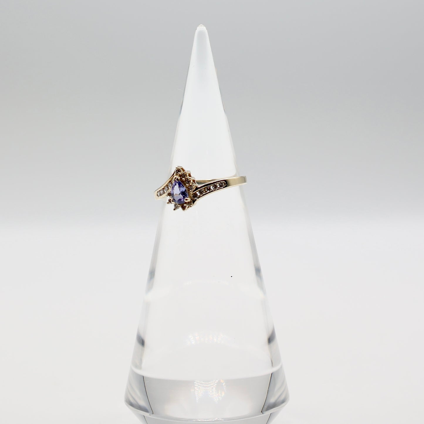 14k Yellow Gold Ring with Iolite and Diamonds - Size 9