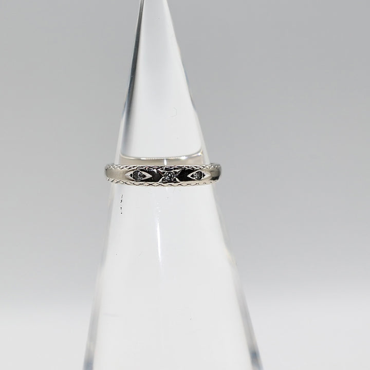 14k White Gold Diamond Accent Ring - Size 4.5