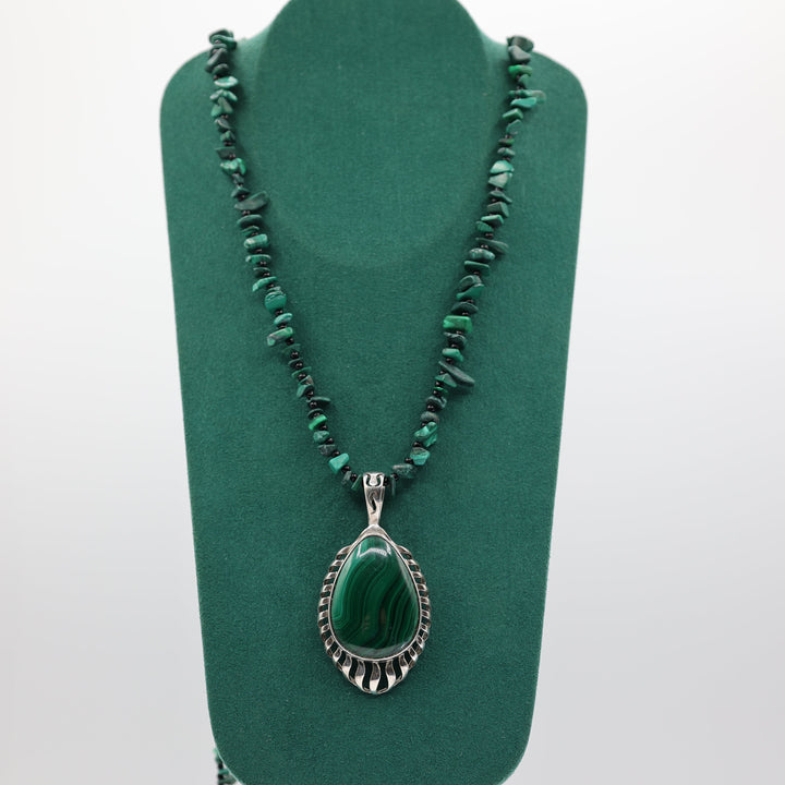 925 Sterling Silver Large Oval Malachite Pendant & Chipped Malachite Beaded Necklace