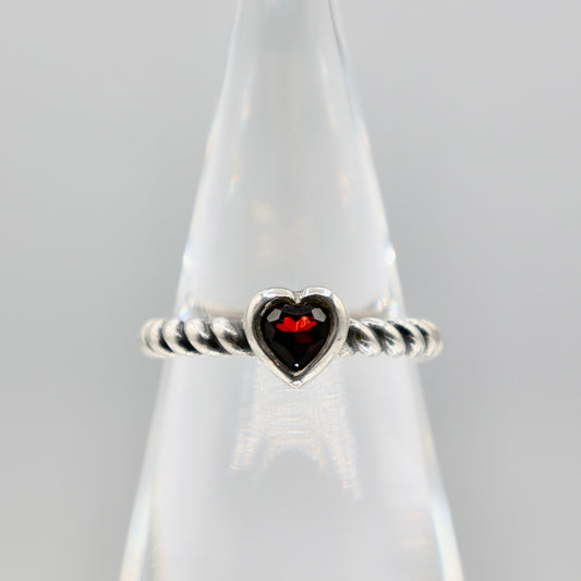 James Avery Garnet Gemstone Heart Twisted Wire Ring - Size 7.25