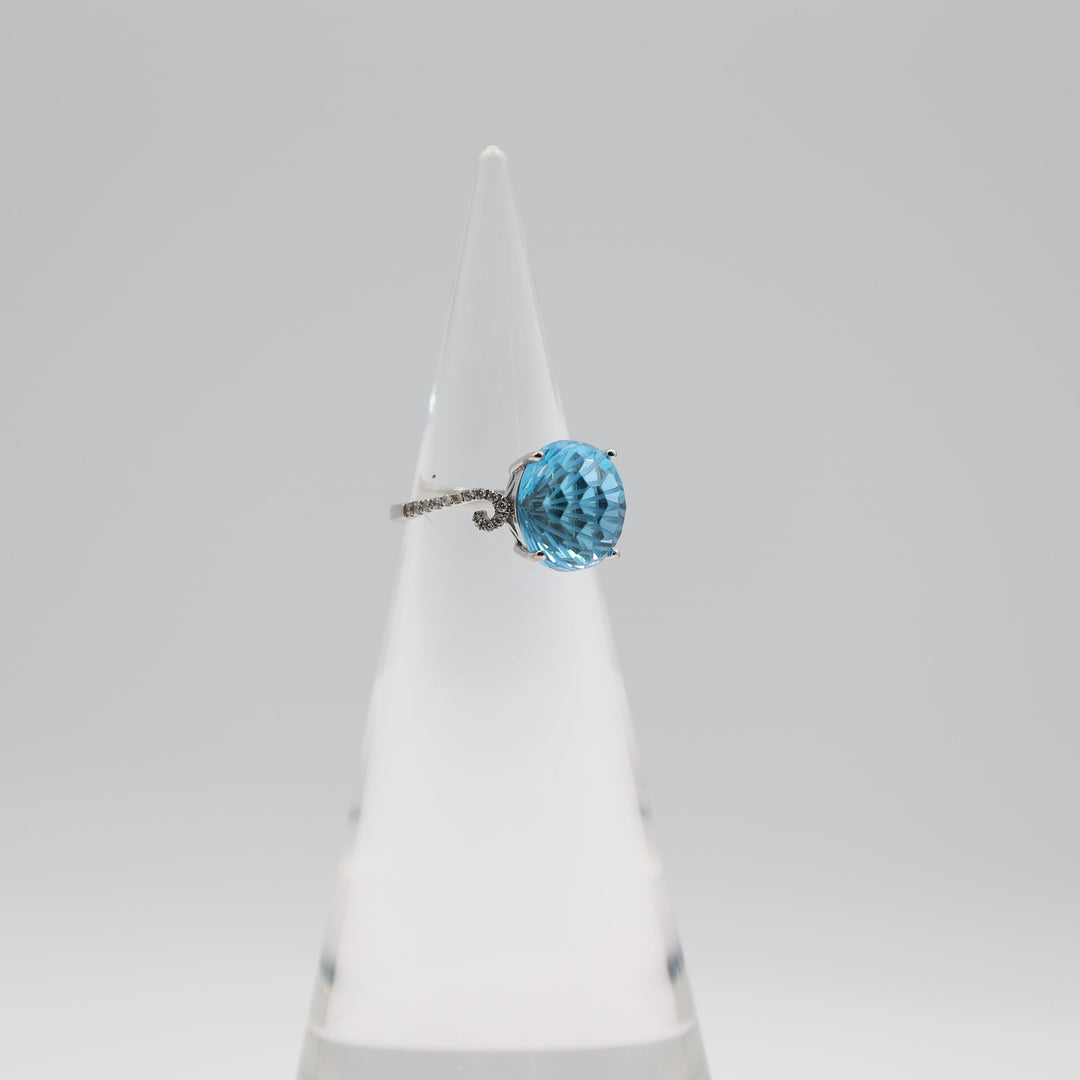 14K White Gold Blue Topaz And Diamond Swirl Ring Size 7.25