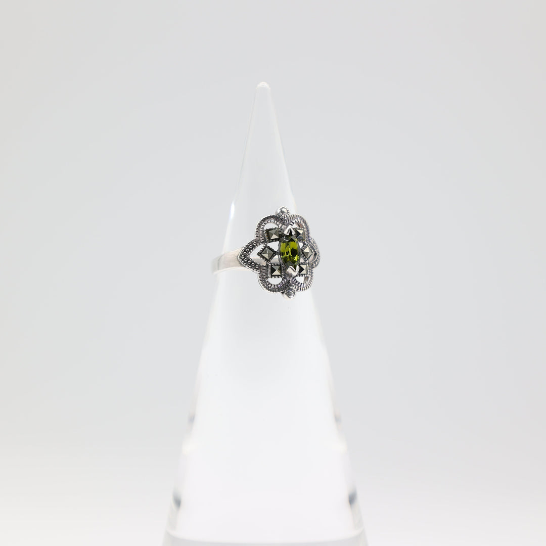 925 Sterling Silver Floral Design Green Stone Ring with Studded Halo Size 6.5