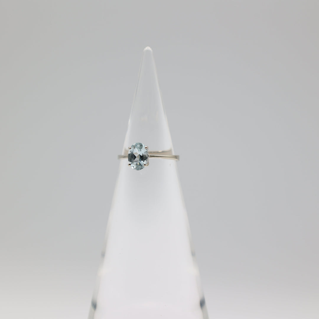 14K White Gold Aquamarine Ring 8x6mm Size 6.25 Sparkling