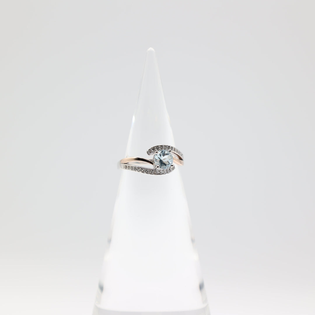 925 Sterling Silver Two Tone Twisted Band Ring with 6mm Round Aqua Stone and White Spinel Accents Size 8.75