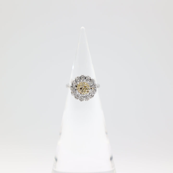 925 Sterling Silver Daisy Flower Ring Size 6.75