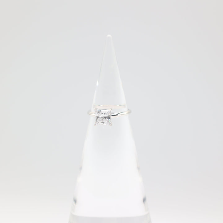 925 Sterling Silver Band Ring with 7x7mm CZ Stone Size 7.75