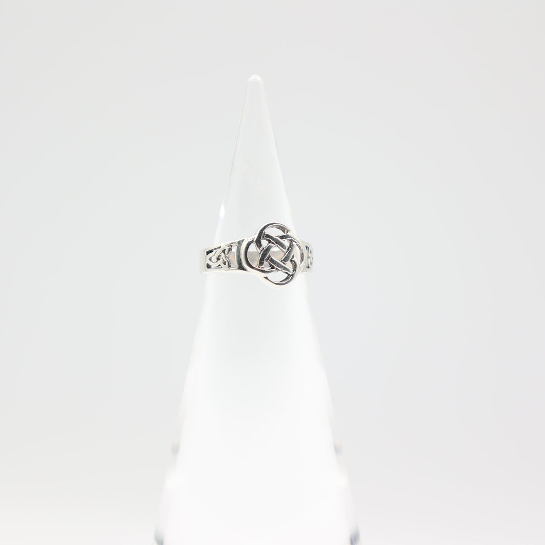 925 Silver Celtic Triquetra Trinity Flower Eternity Knot Ring Size 5.5