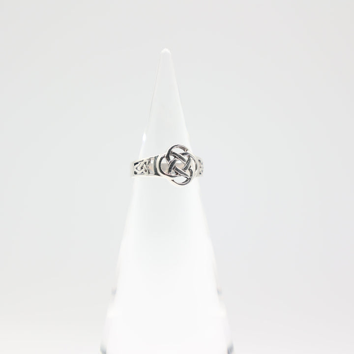 925 Silver Celtic Triquetra Trinity Flower Eternity Knot Ring Size 5.5