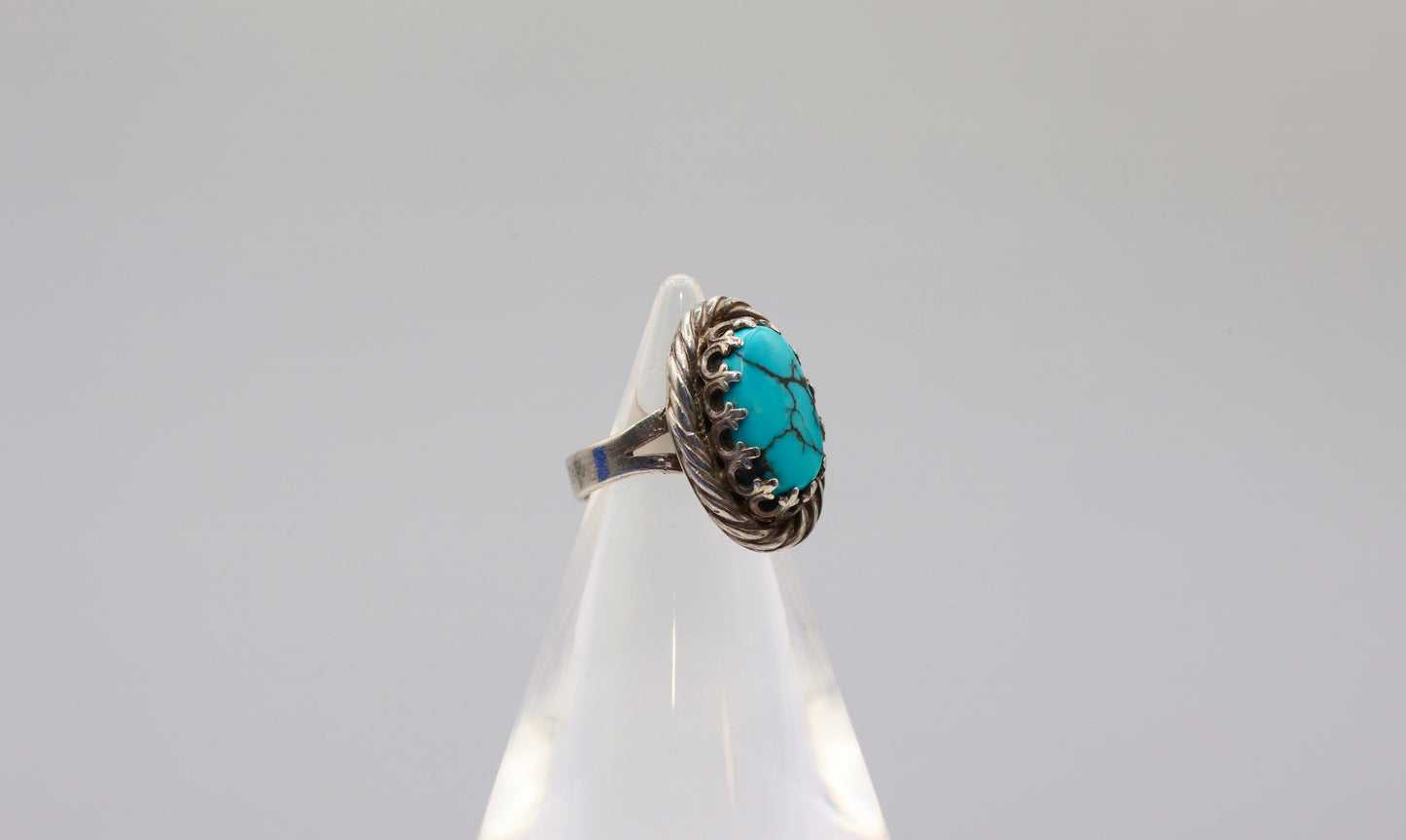 925 Sterling Silver Single Turquoise Halo Stone Ring - Size 5.5