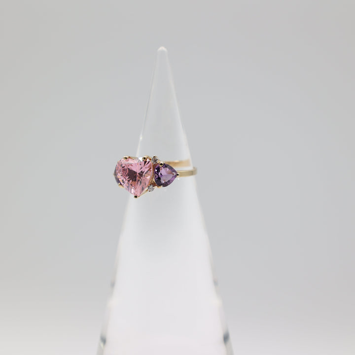 14K Yellow Gold Pink Heart Cut Crystal Amethyst Accent Ring Size 6.5
