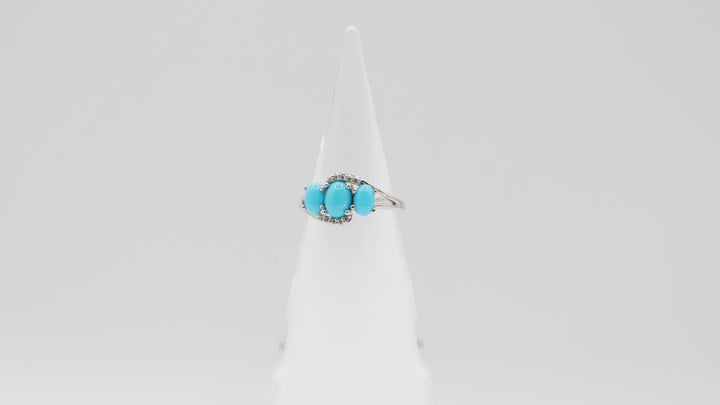 925 Sterling Silver Ring with 3 Sleeping Beauty Stones Size 7